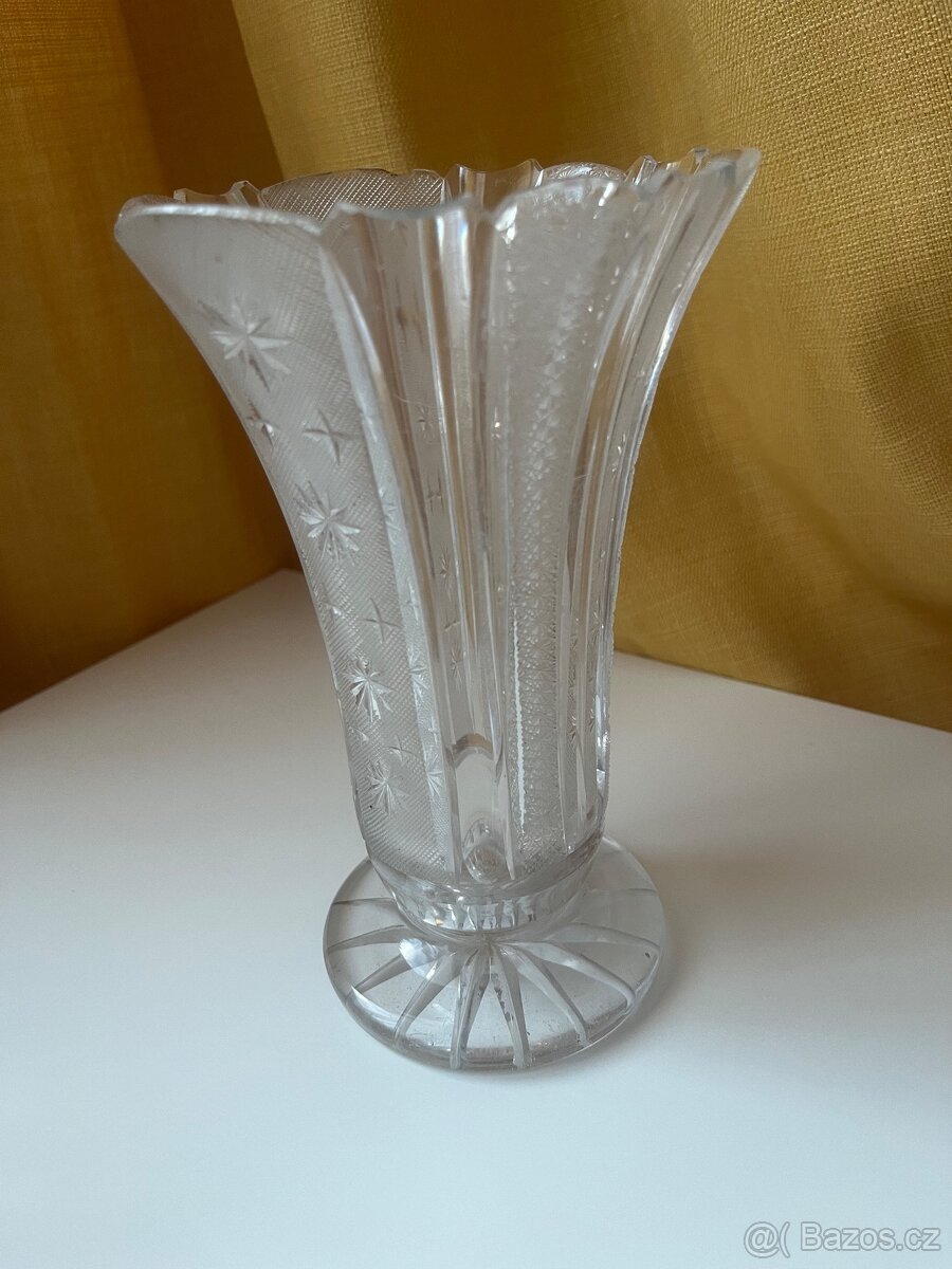 Broušená čirá váza - 4