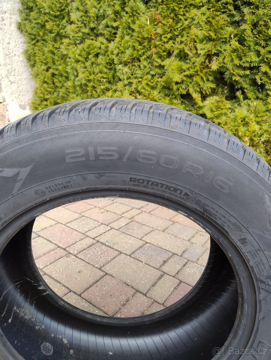 Nokian 215/60r16 - 4
