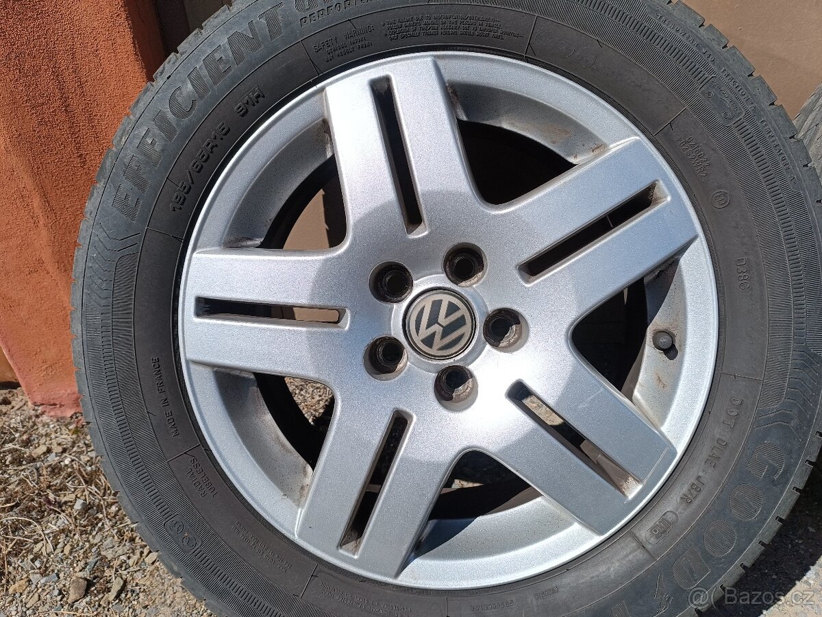 Kola VW r15 - 4