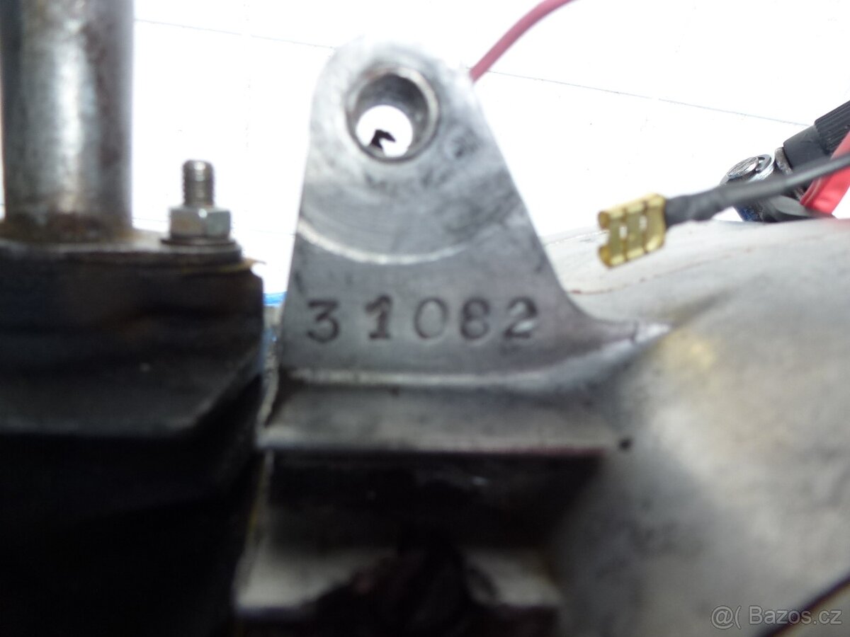 Jawa 550 motor - 4