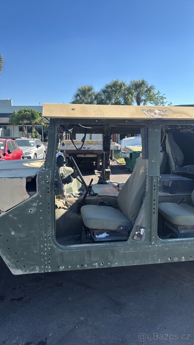 Hummer H1 Humvee M1151 Slantback