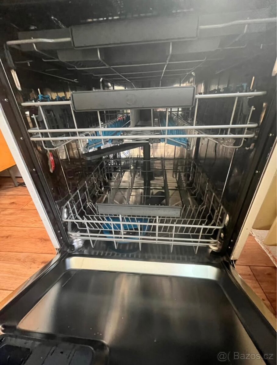 Myčka na nádobí Electrolux XXL - 4