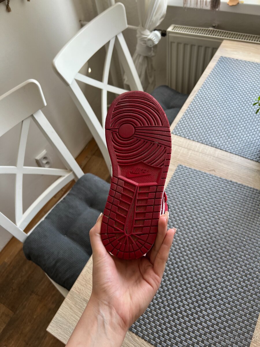 Prodám Nike Air Jordan 1 Mid - 4