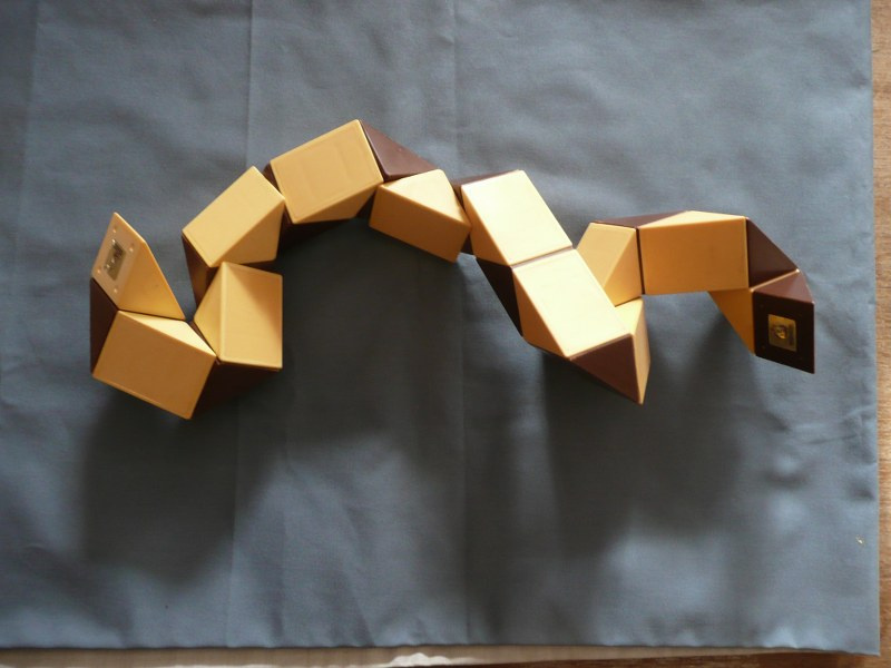 Hlavolam, rébus SNAKE, had - 4