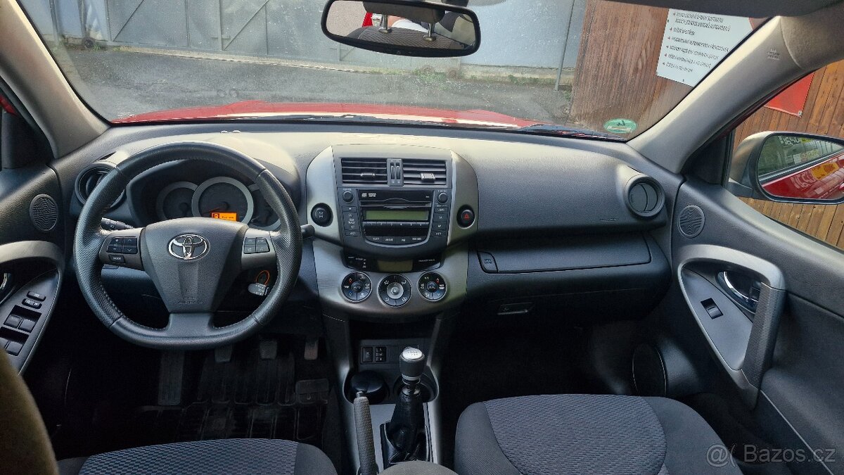 Toyota rav 4 2,2 D-4D 4x4 tažné zařízení - 4