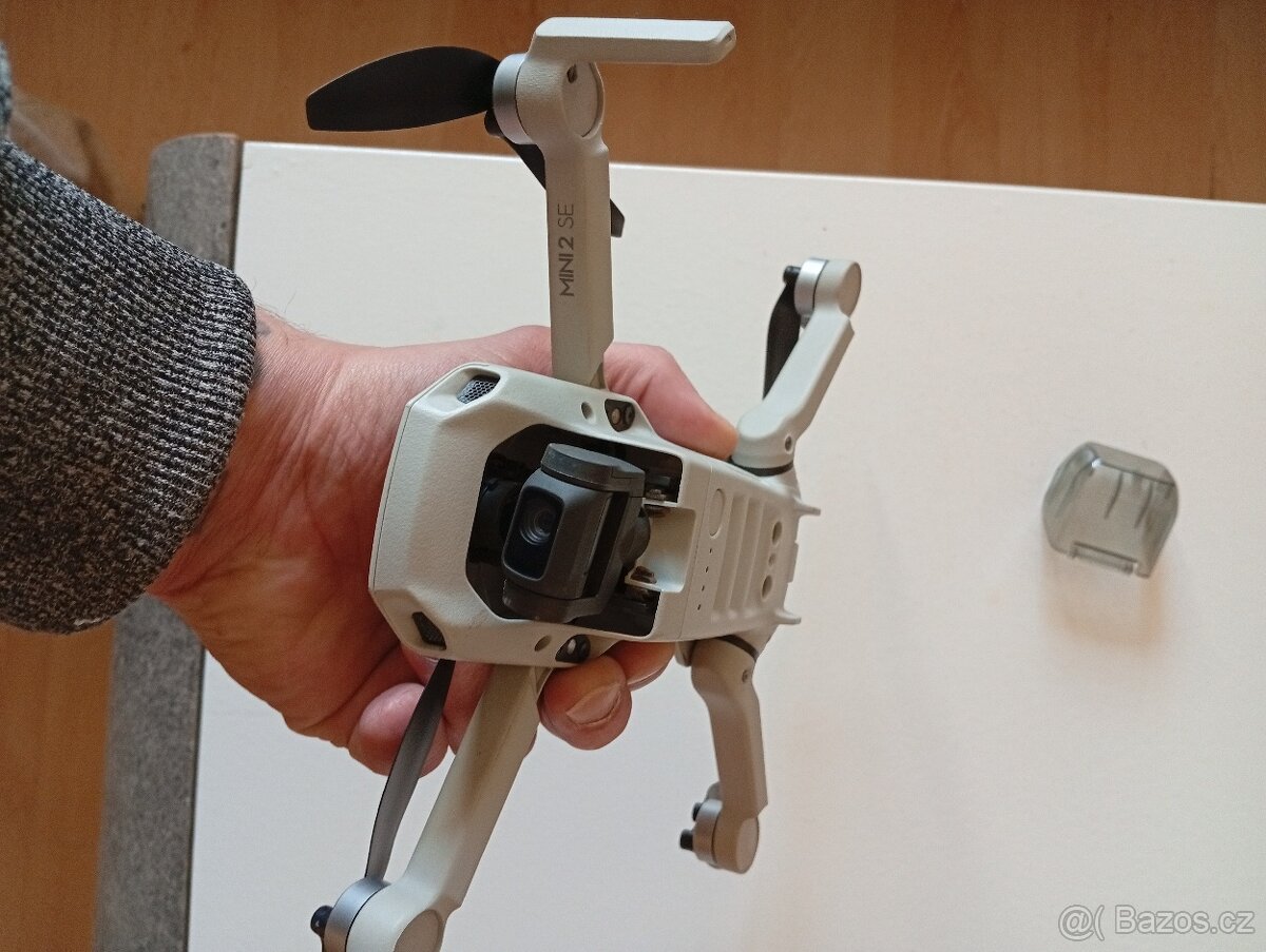 Dron DJI Mini 2 SE - 4