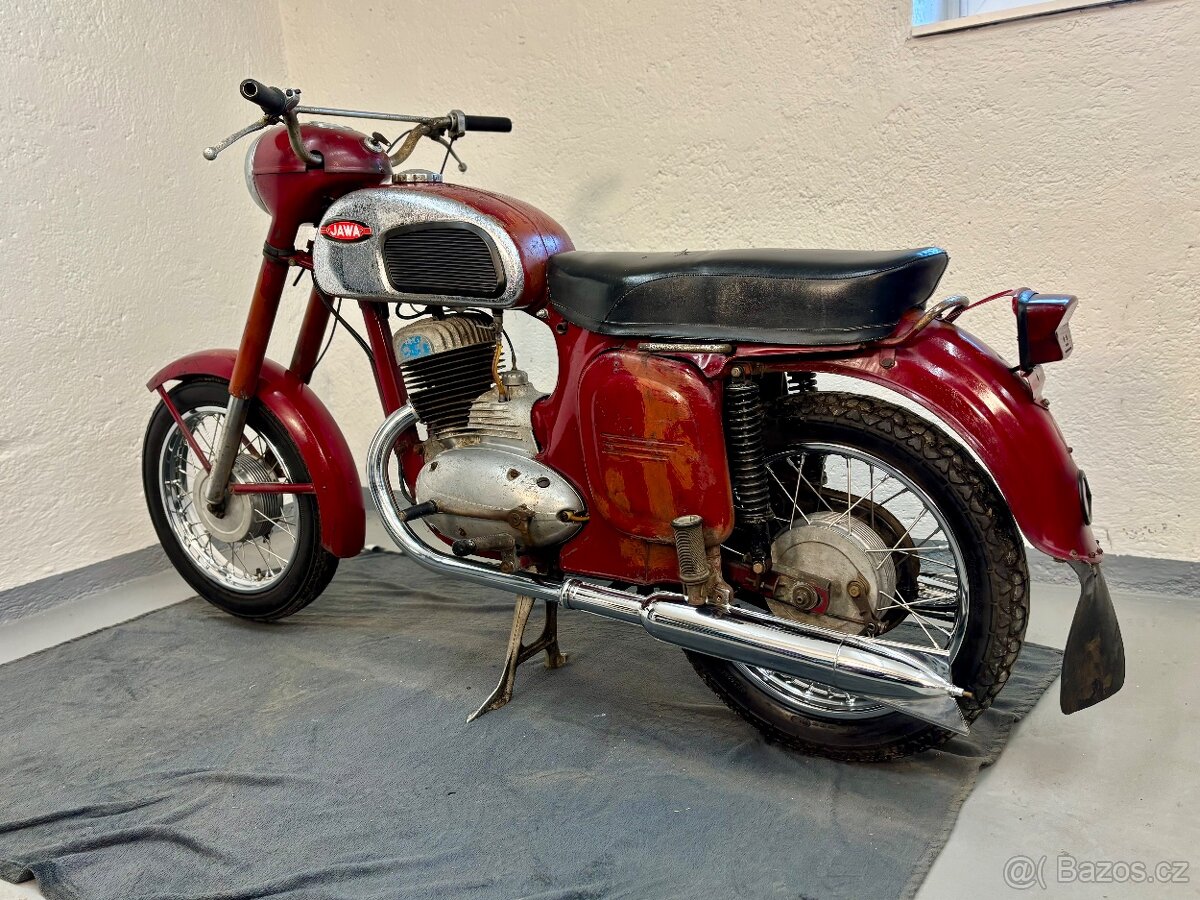 Jawa 250 - 4