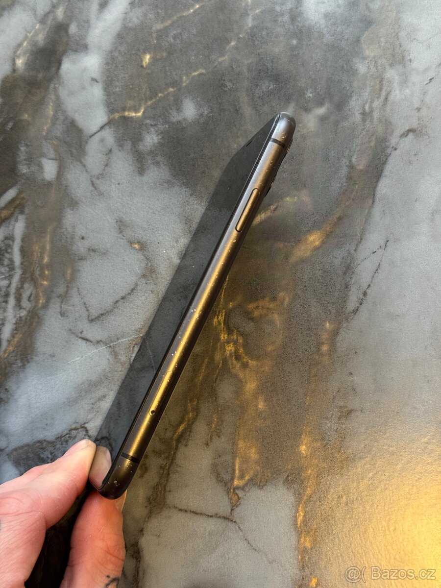 iPhone 11 | 64GB - 4