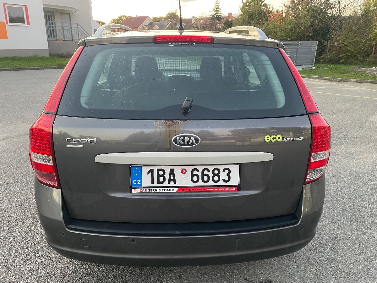 Kia Ceed ED 1.6 benzín cvvt kombi 2012 pofacelift - 4
