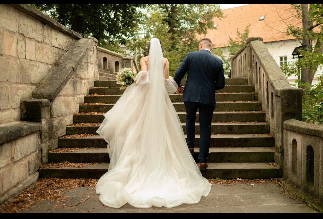 Elegantní svatební šaty - 4