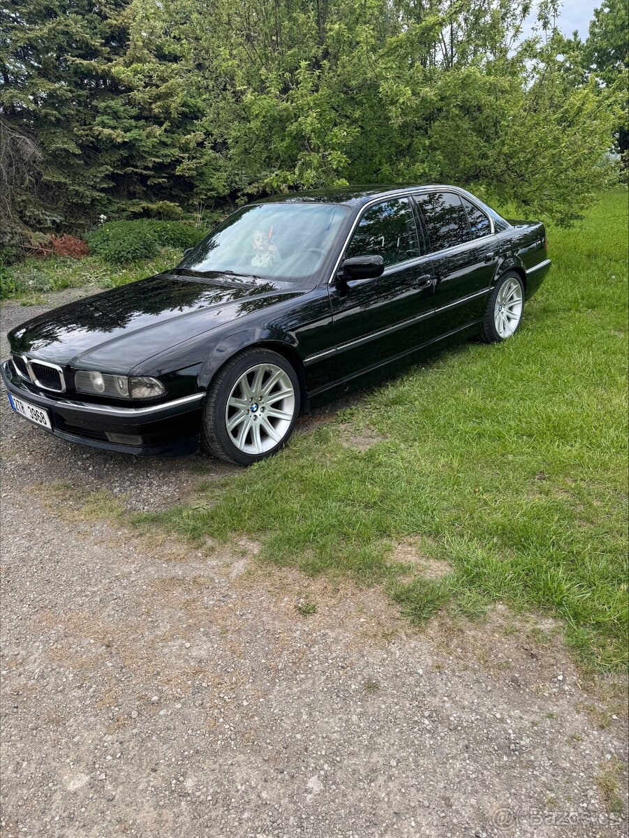 BMW E38 735i - 4