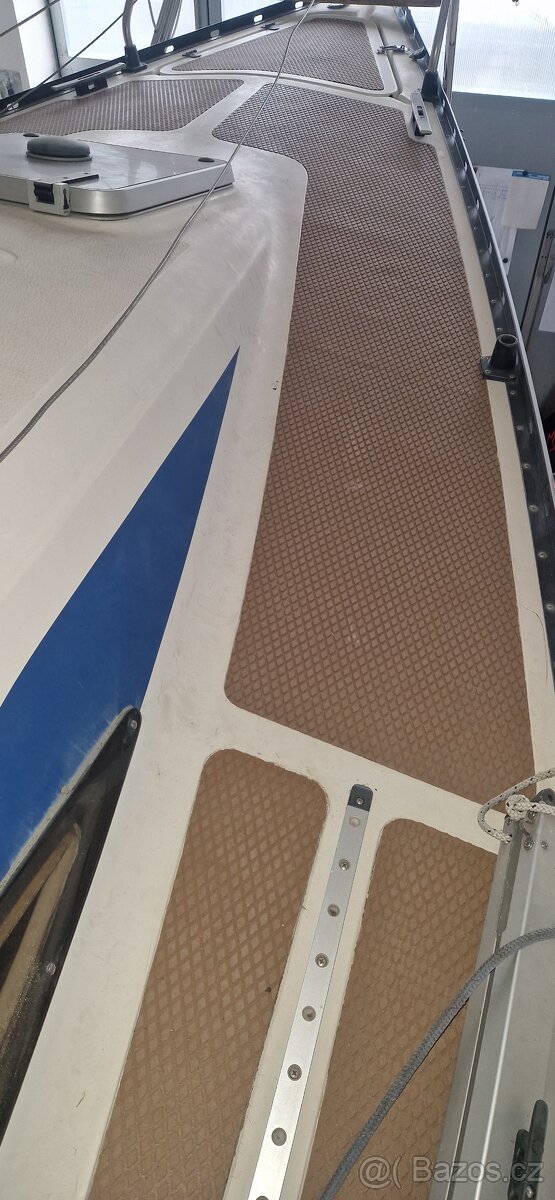 Kajutová plachetnice Bavaria 820 - 4