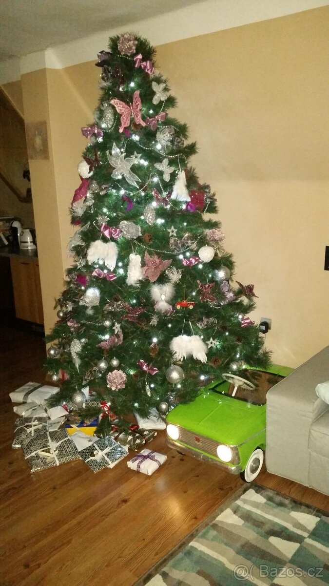 Prodám umělý vánoční stromeček full size věrná replika 2,5m - 4