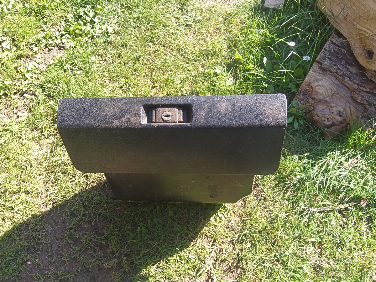 VW GOLF MK2 - díly - 4