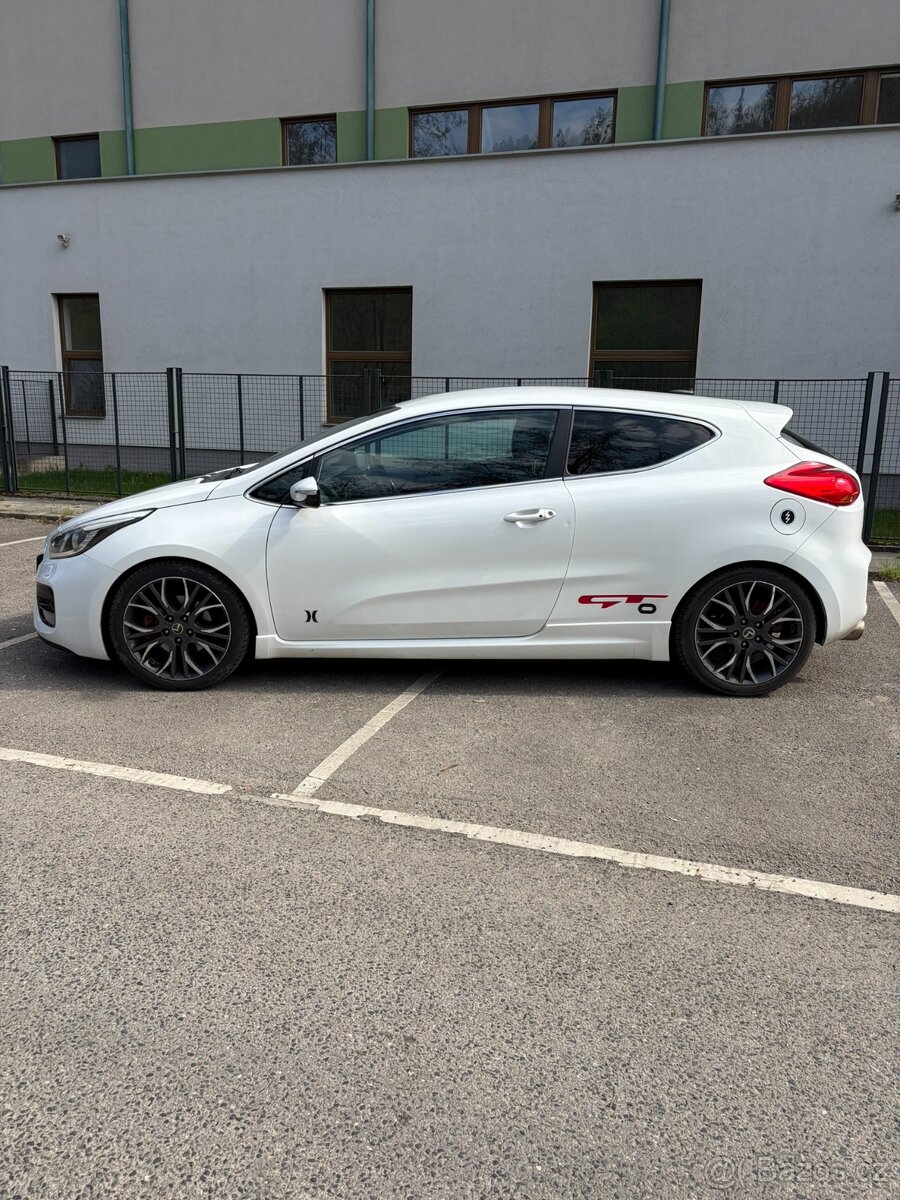 Kia Ceed GT - 4