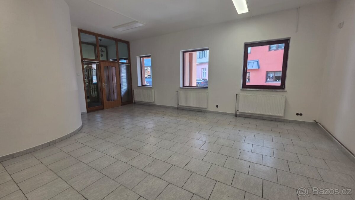 Pronájem obchodních prostorů v centru Rožnova p/R - 4