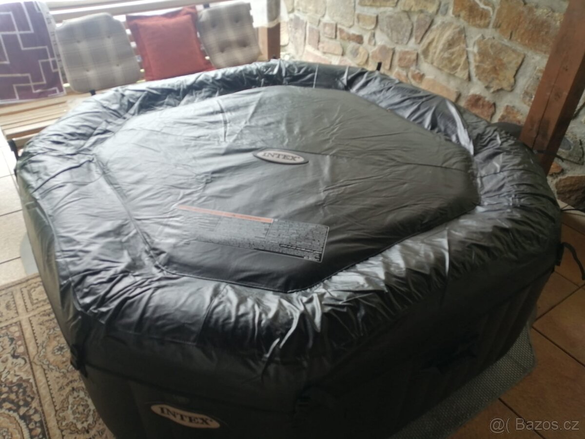 vířivka zakoupena 7.7.25 v záruce 2 roky - 4