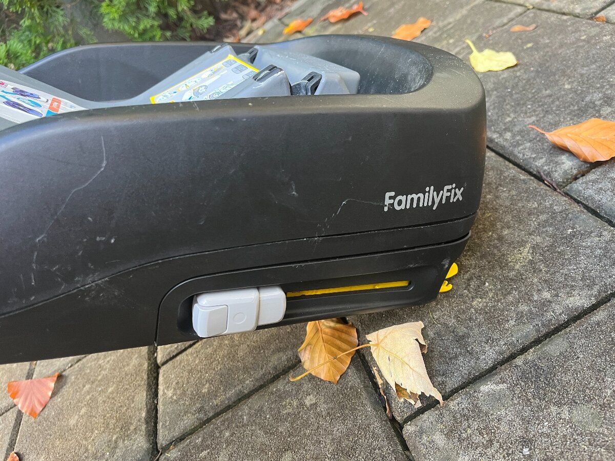 Dětská sedačka/vajíčko Maxi Cosi a základna Family Fix - 4