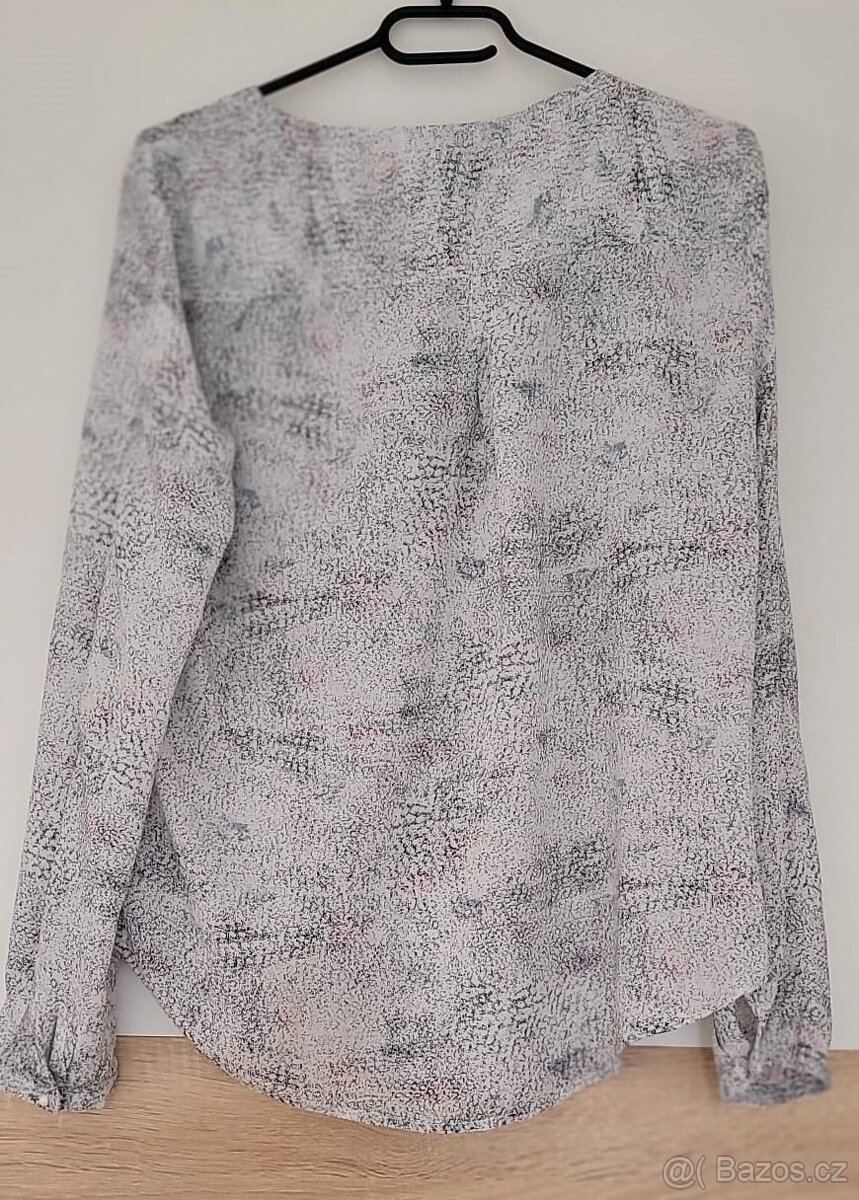 BALÍK OBLEČENÍ VELIKOST M - 4