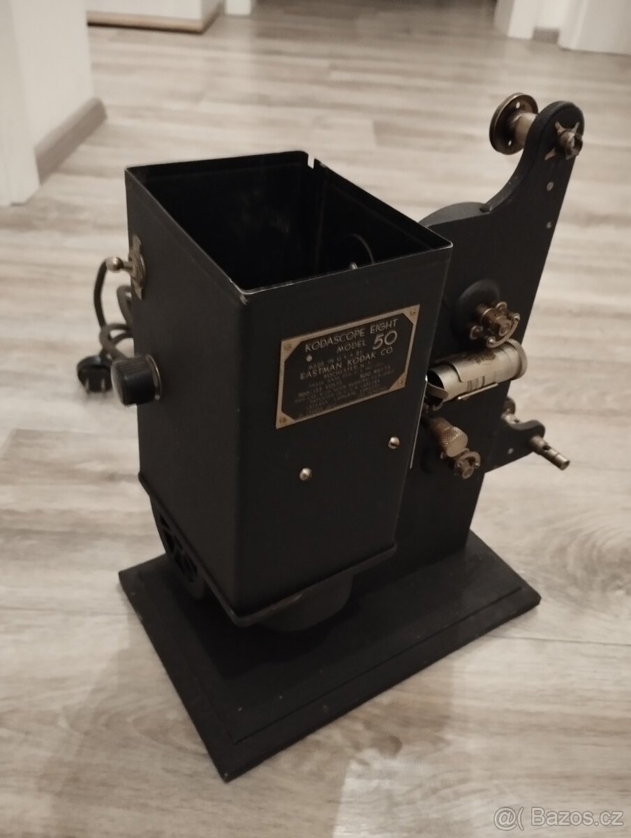 Dvě historické promítačky - 4