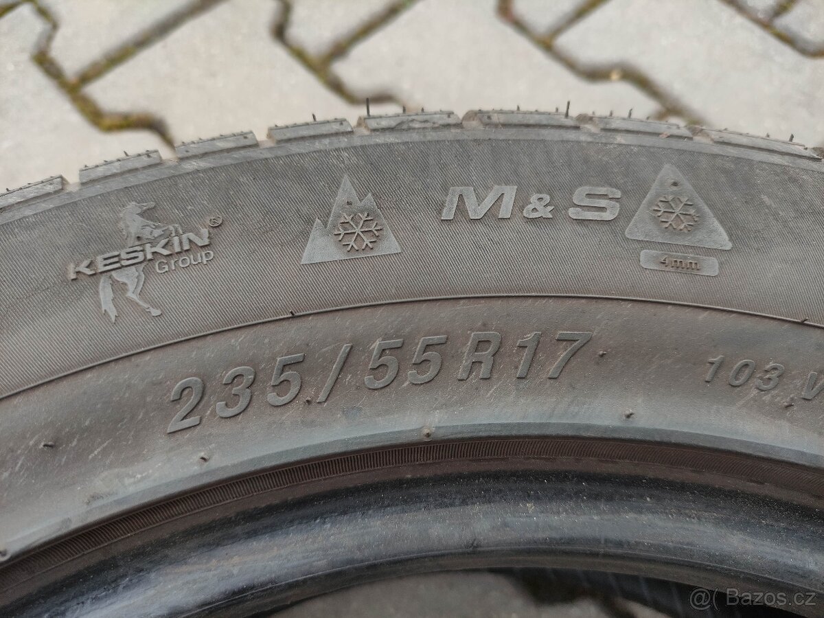 Zimní pneu 235/55/17 - 4