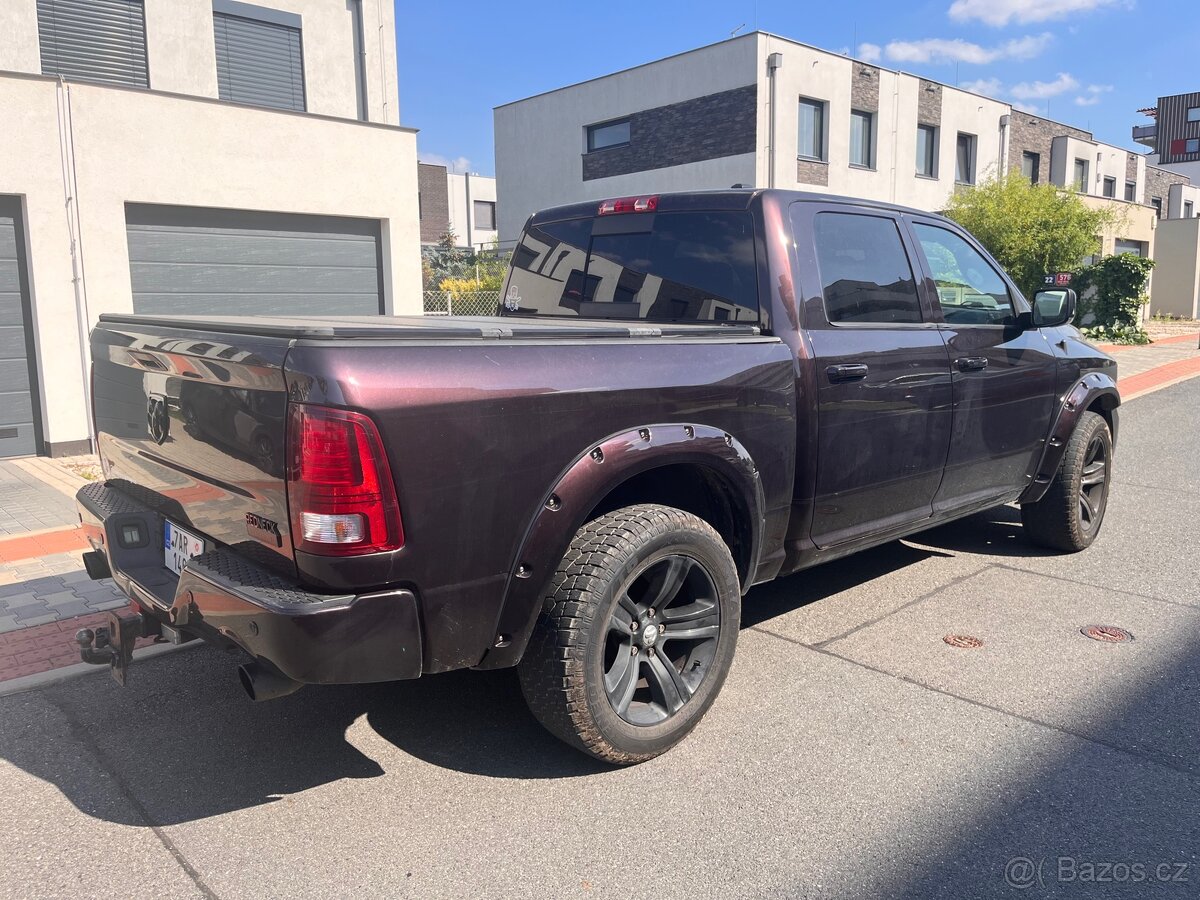 Dodge Ram 1500 Sport Hemi 5.7