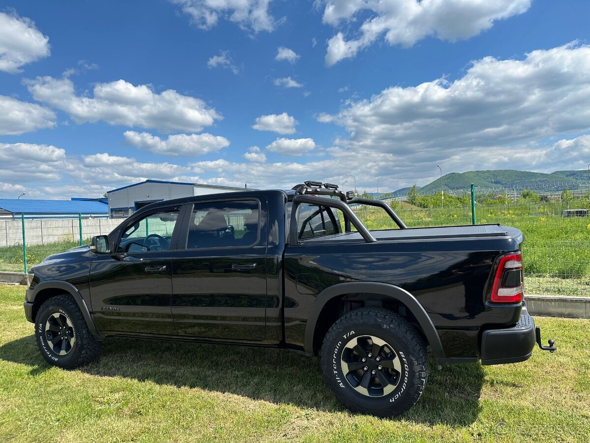 Dodge Ram Rebel 1500 v8 LPG