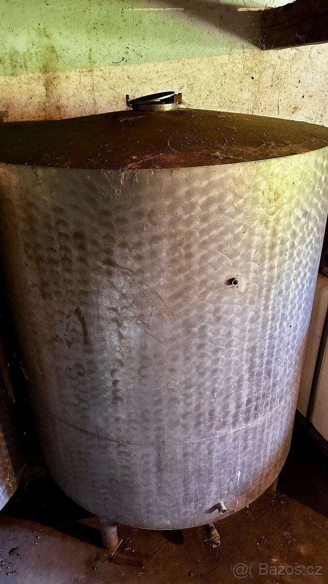 NEREZOVÉ - KAMENINOVÉ - PLASTOVÉ - NÁDOBY - 1000L - 6000L - 4