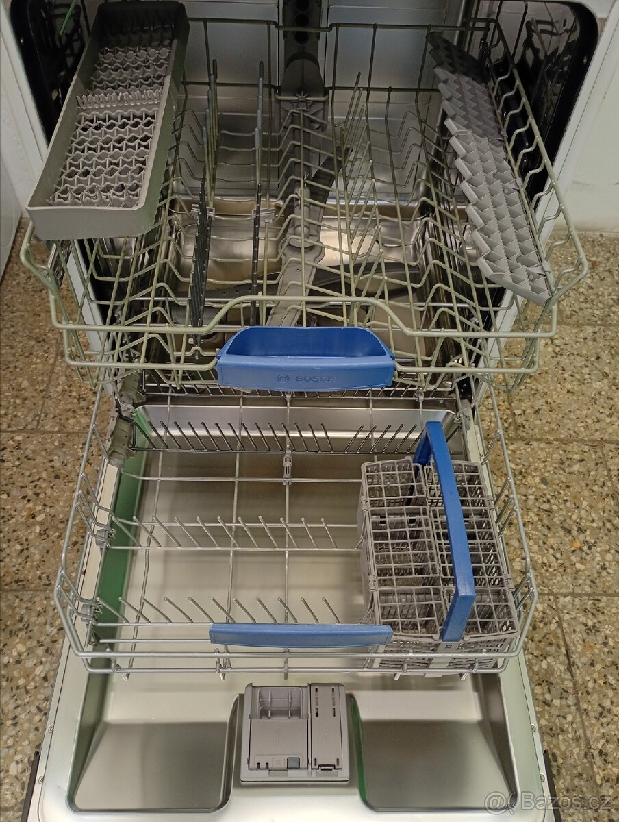 Myčka nádobí Bosch vestavná - 4