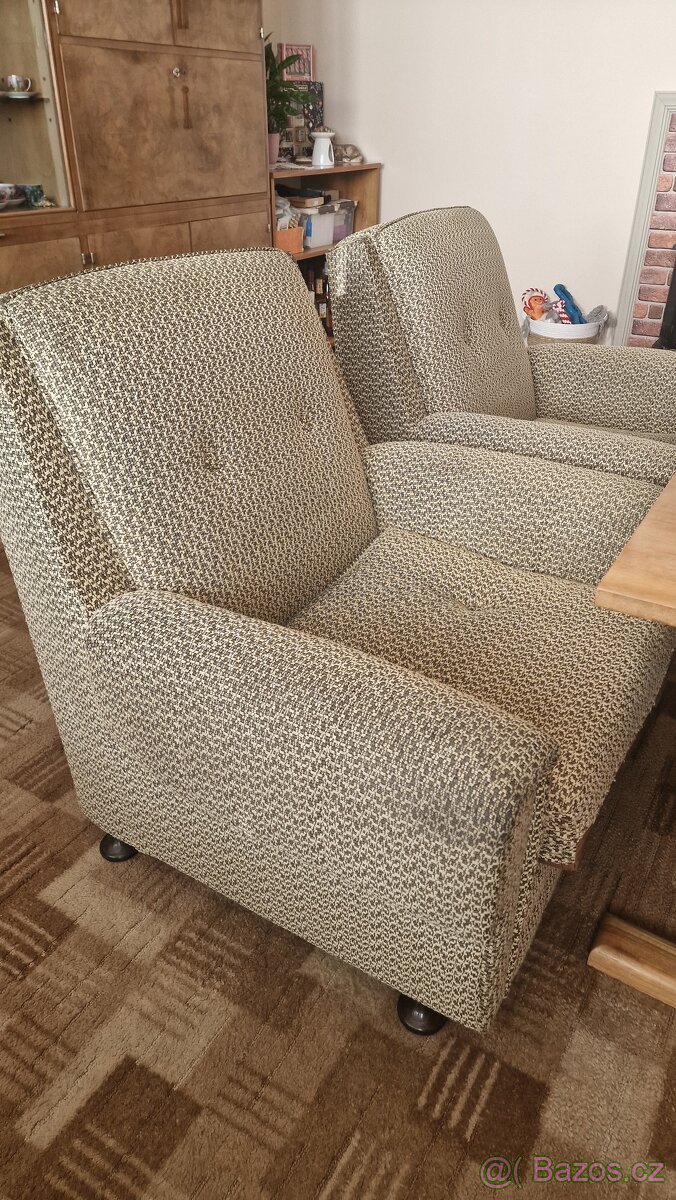 Nábytek z obývacího pokoje - 4