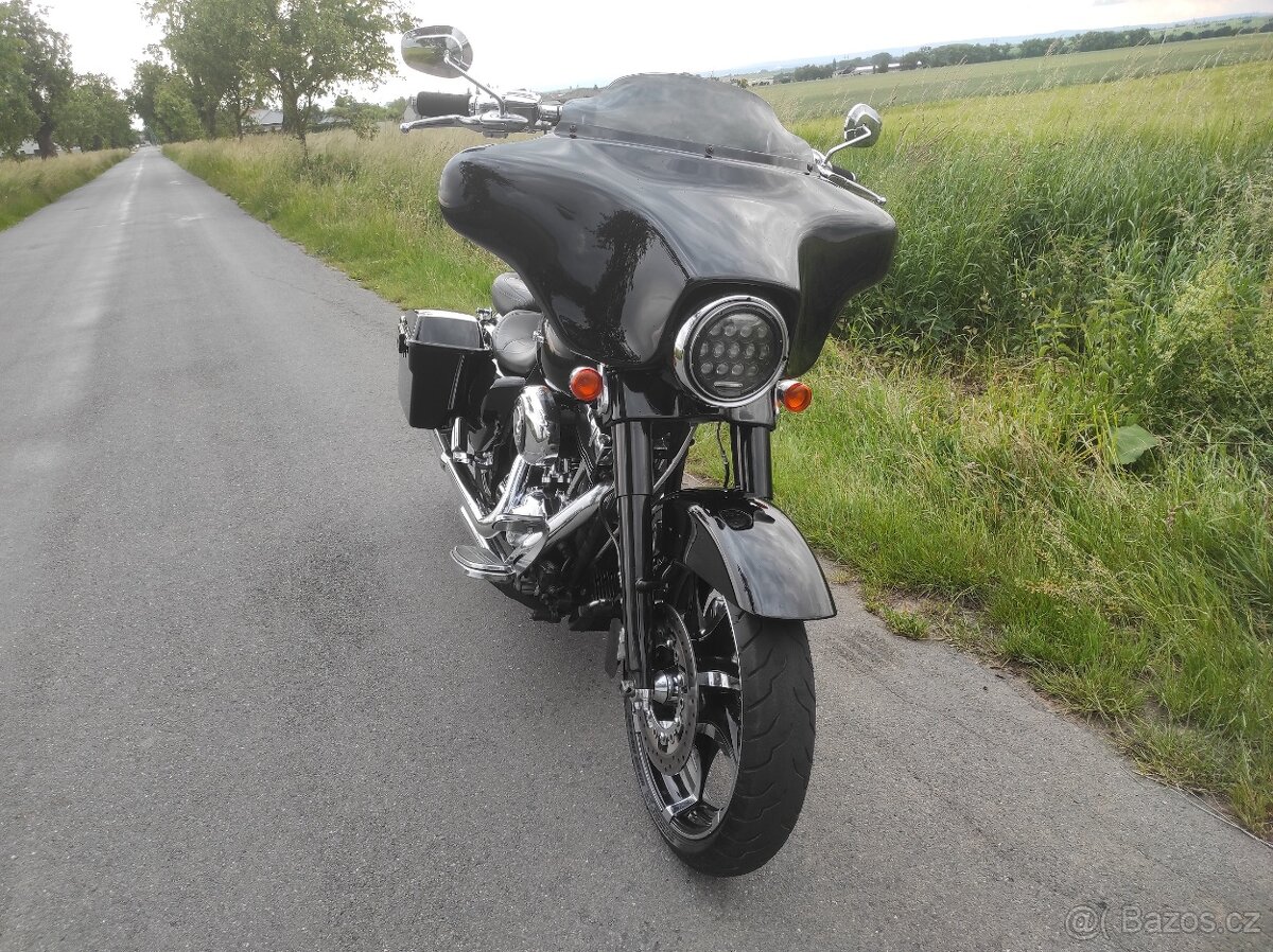 HARLEY DAVIDSON FLHX Street Glide - 4