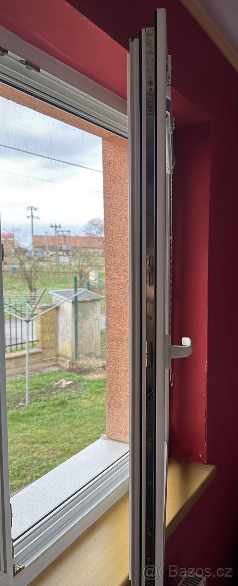 Nabízím k prodeji stará plastová okna - 4