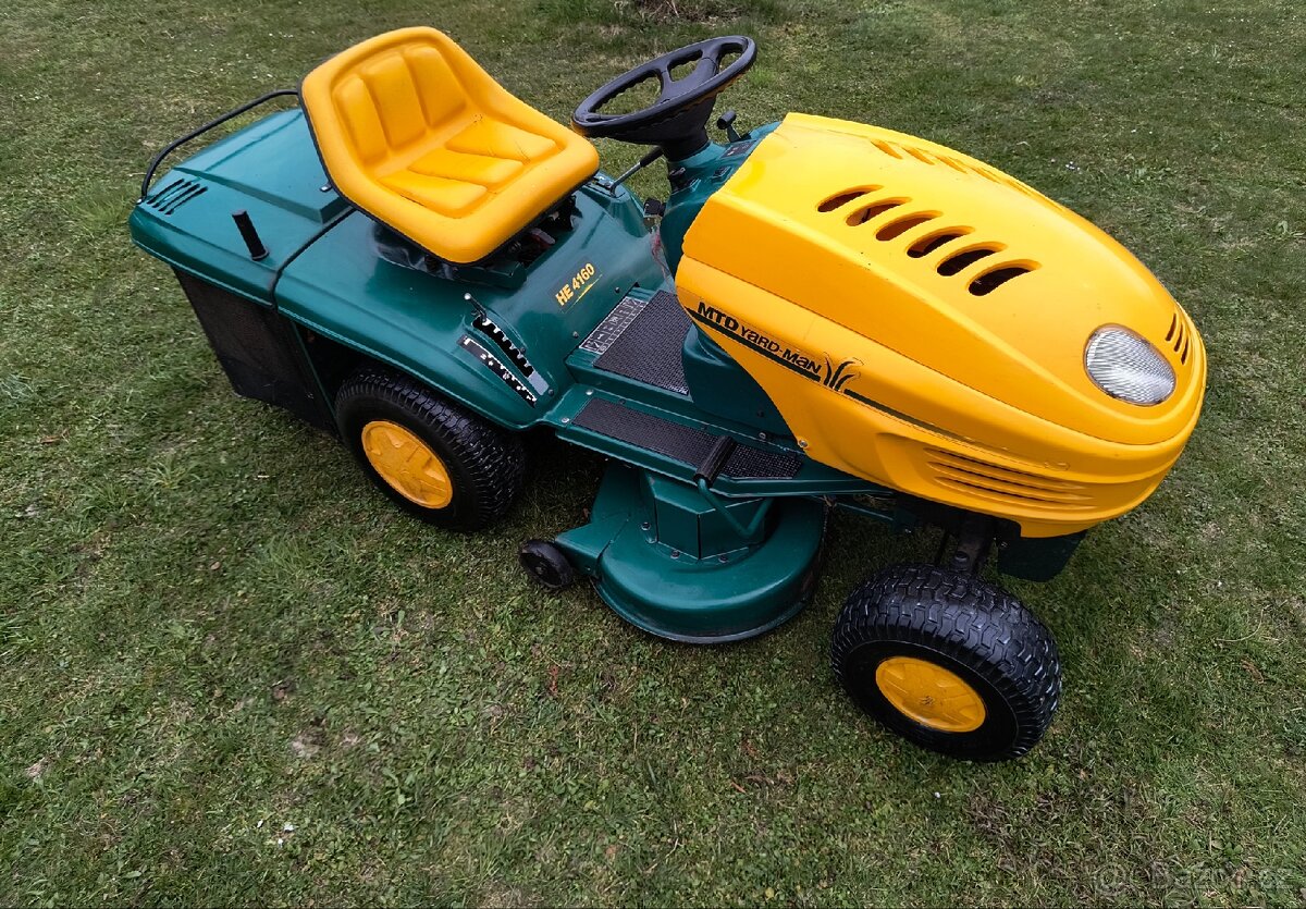 Zahradní traktor YardMan MTD - 4