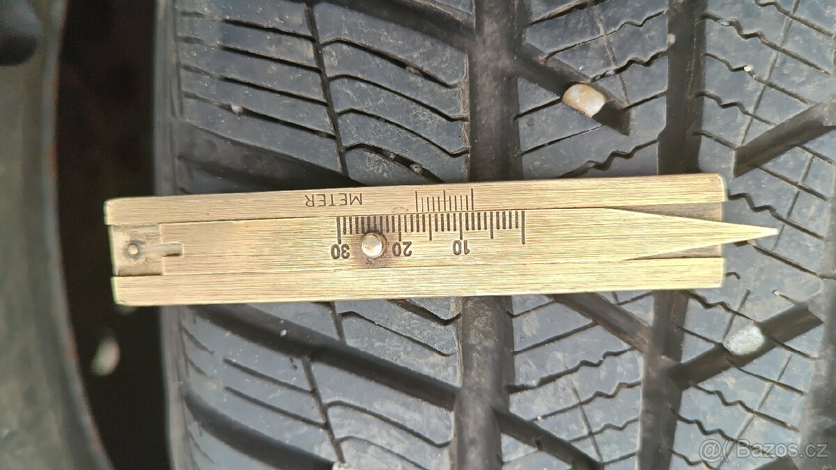 Mercedes Vito sada kol 6Jx16 ET54 205/55 R16 M+S - 4