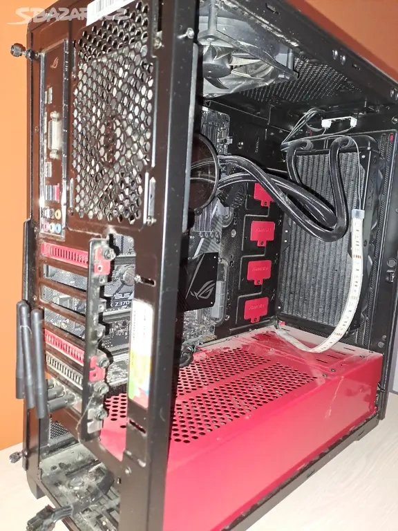 Počítač, počítačová skříň částečně vybavená - 4