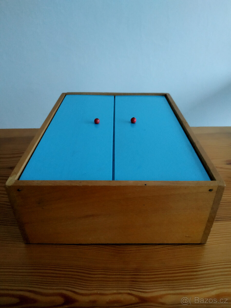 Retro šatní skříň pro panenky - 4