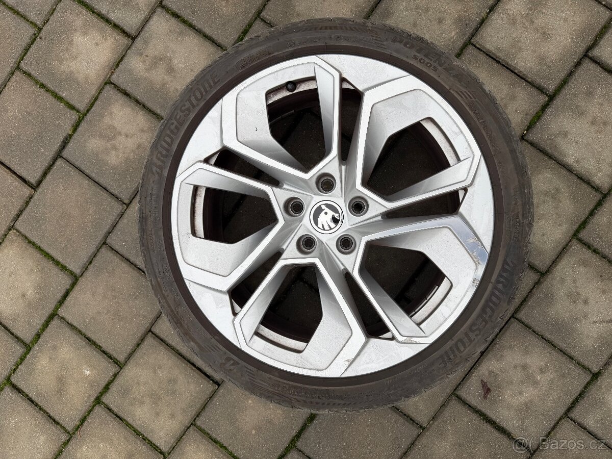 Letní sada Škoda Altair 19" + Brigestone 225/40 R19 - 4
