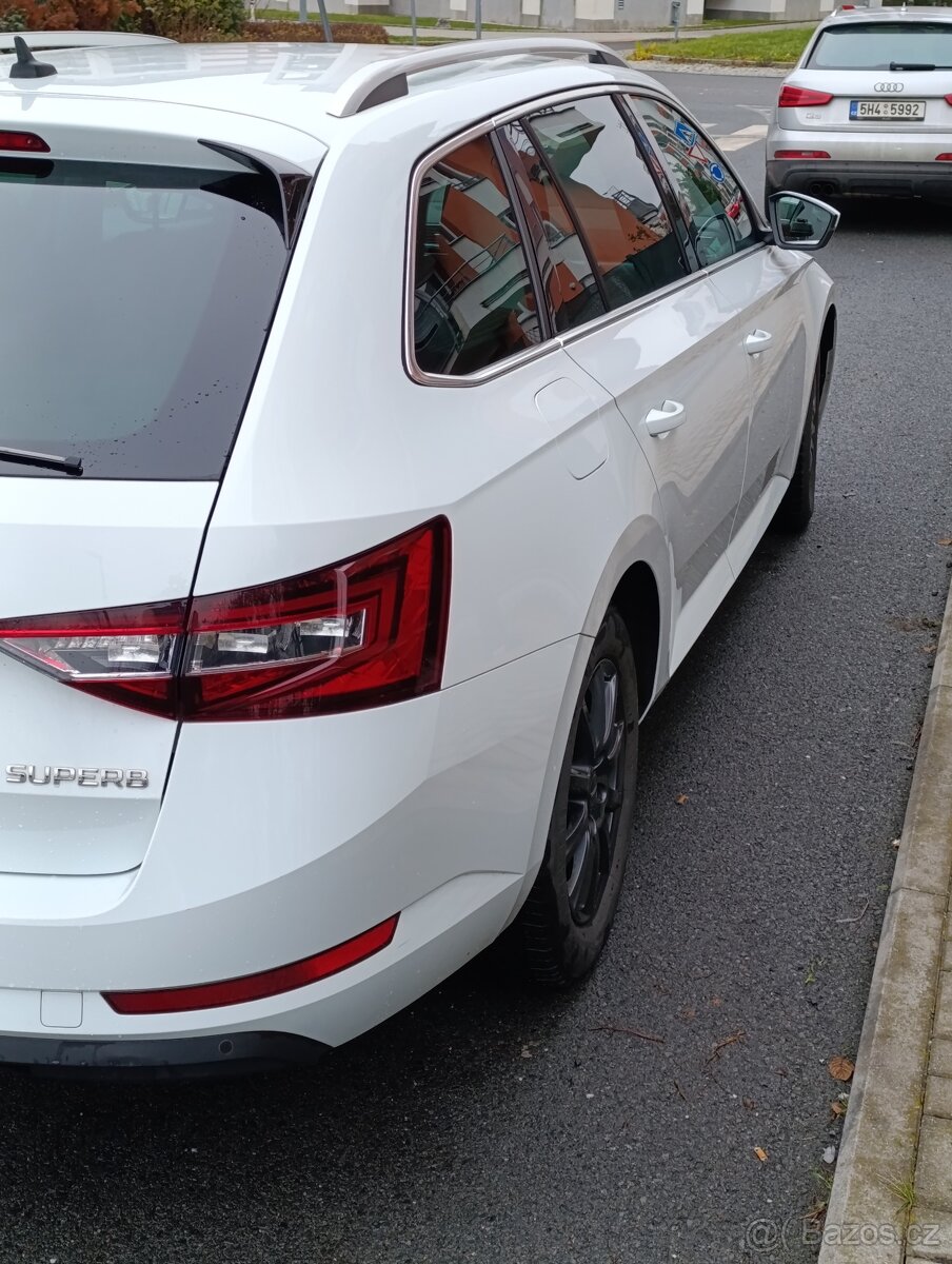 Superb 3 2.0 TDI 140 kw - 4