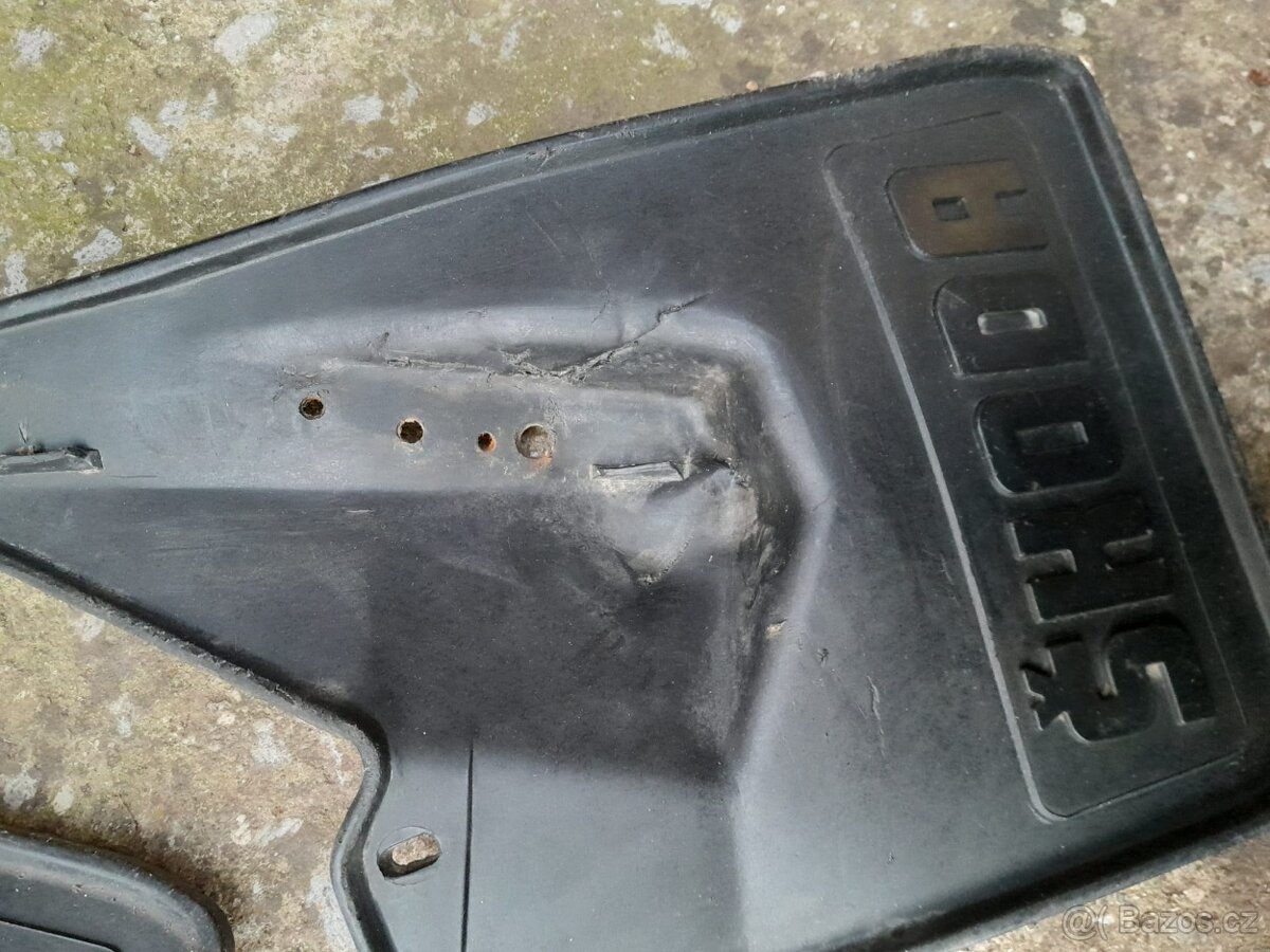 Zadní zástěrky Škoda Forman - 4