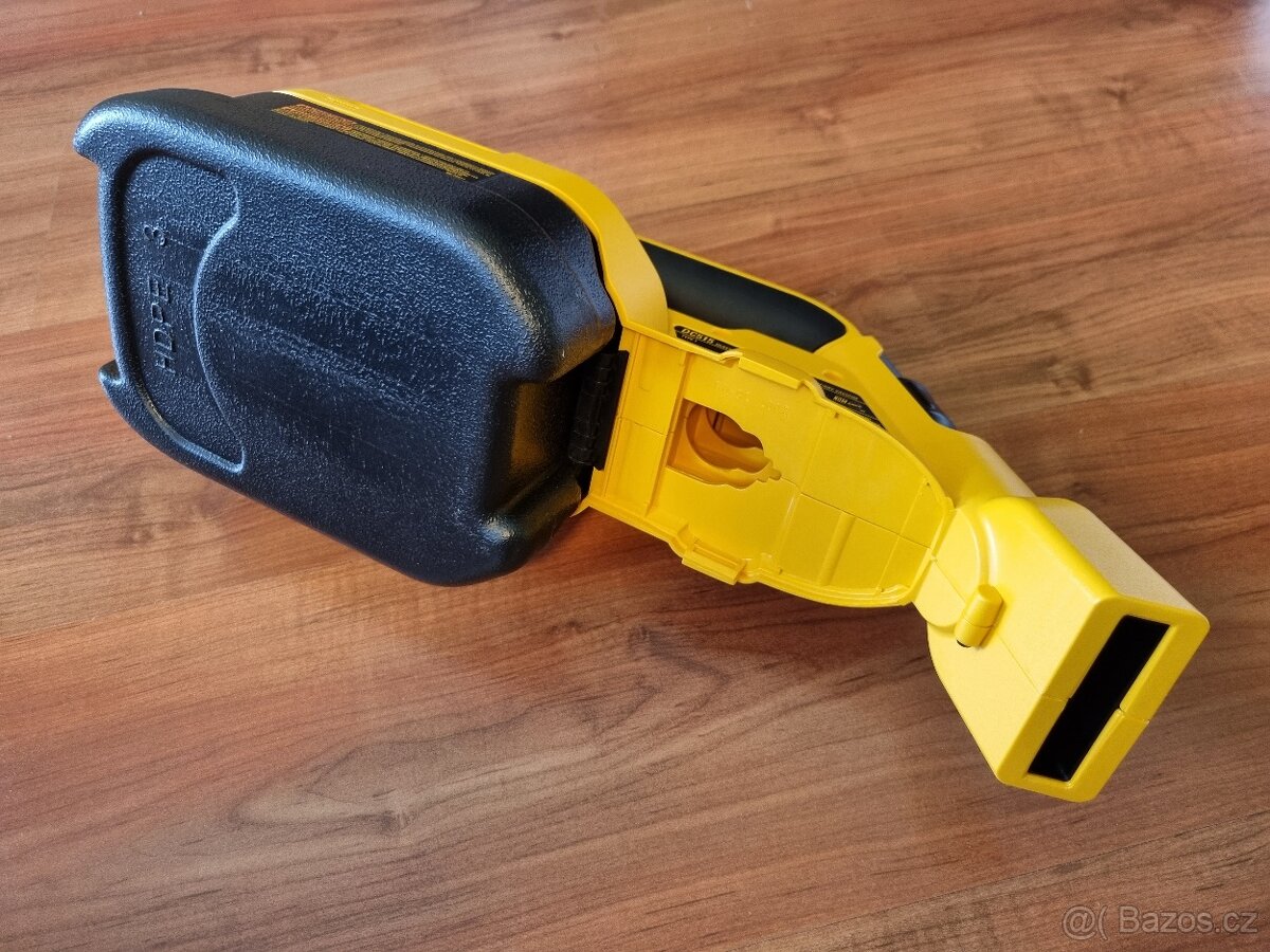Vysavač Dewalt DC515 - 4