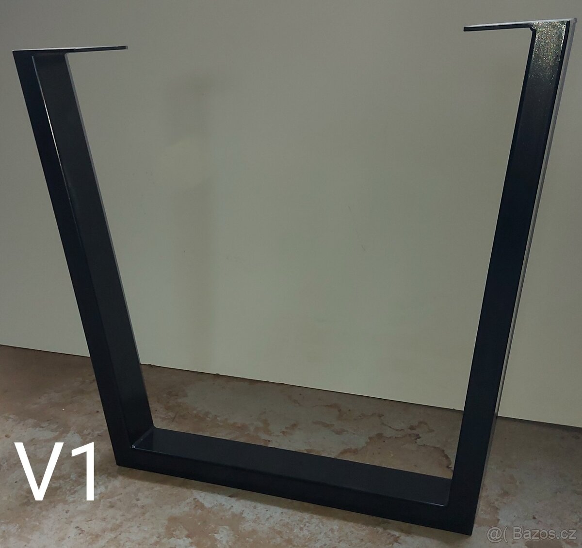 Prodám jídelní stůl II - 4