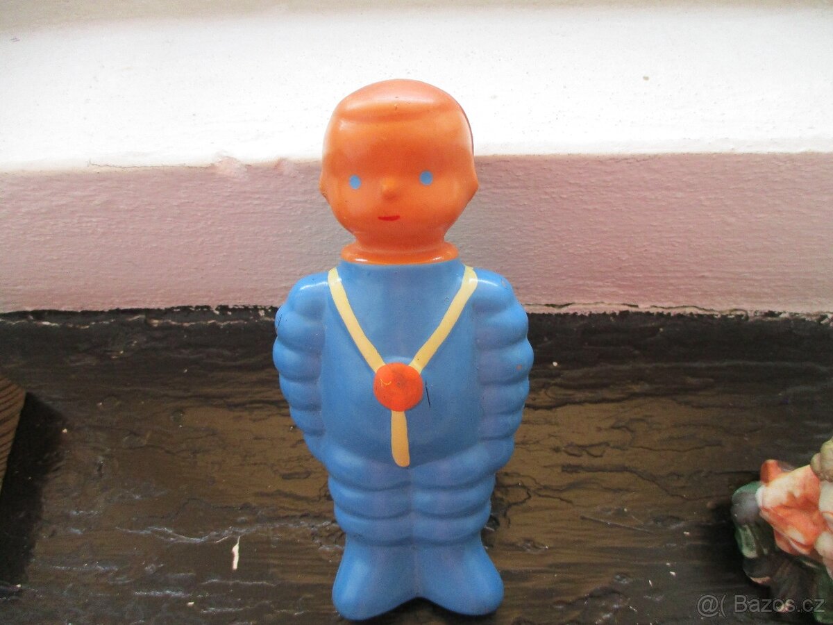 Gumová hračka ,,KOSMONAUT,,od Libuše Niklové - 4