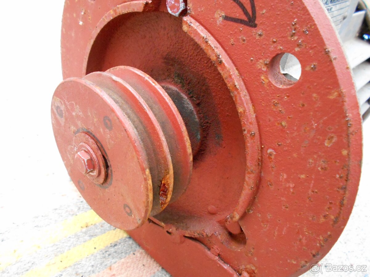 Elektromotor  přírubový - 4