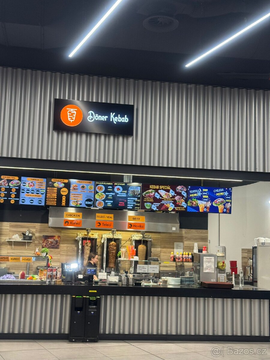 Práce v OC Futurum v restauraci foodcourt salaterie - 4