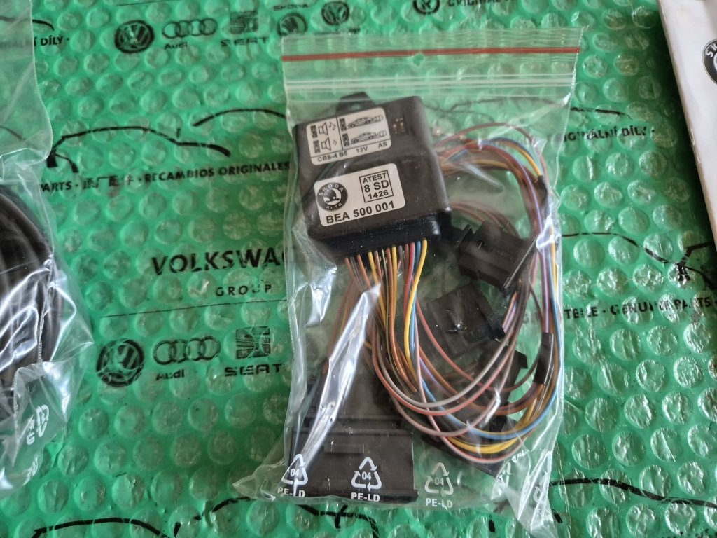 sada zadních parkovacích čidel Škoda Superb I - 4