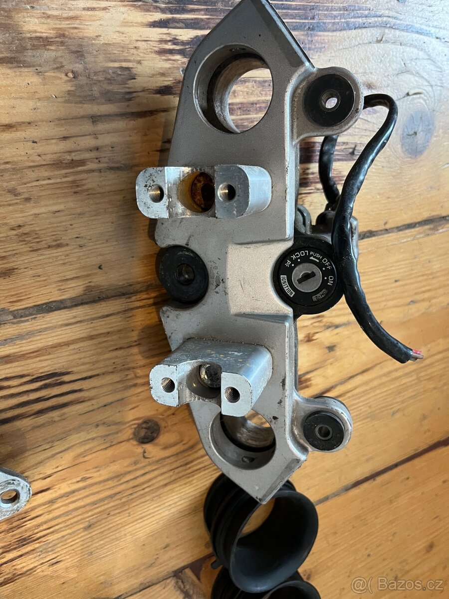 Suzuki GS 500 díly - 4