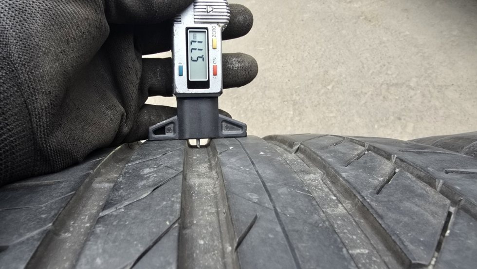 Letní pneu 255/40/20 Continental - 4