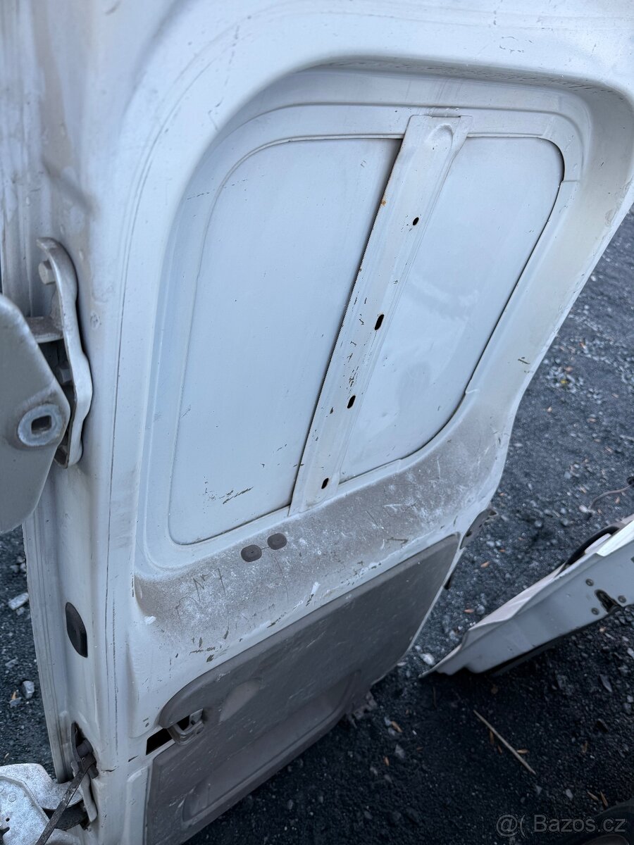 Zadní dveře na Renault Trafic - 4
