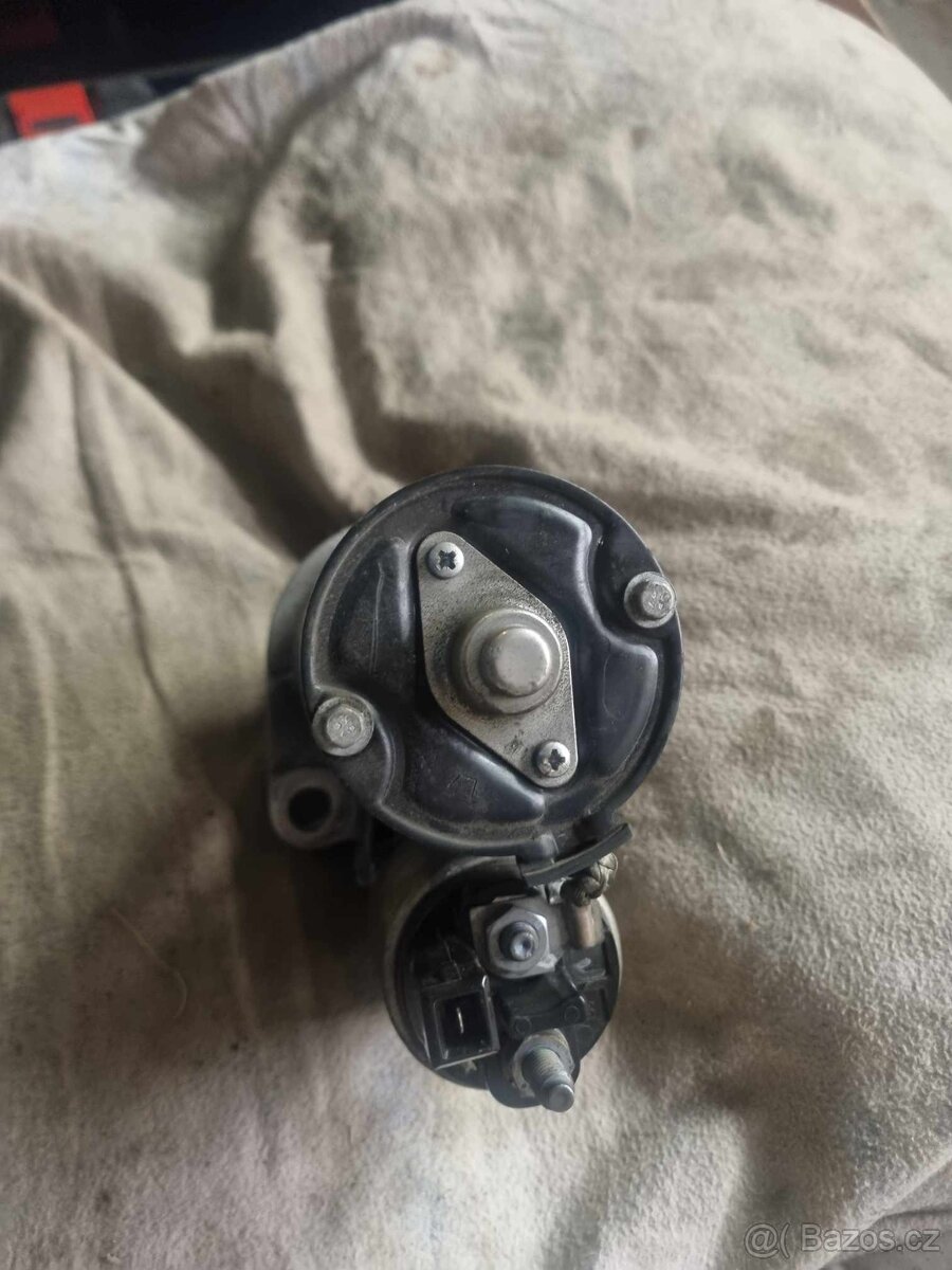 Startér Bosch 0 001 121 026 - 4