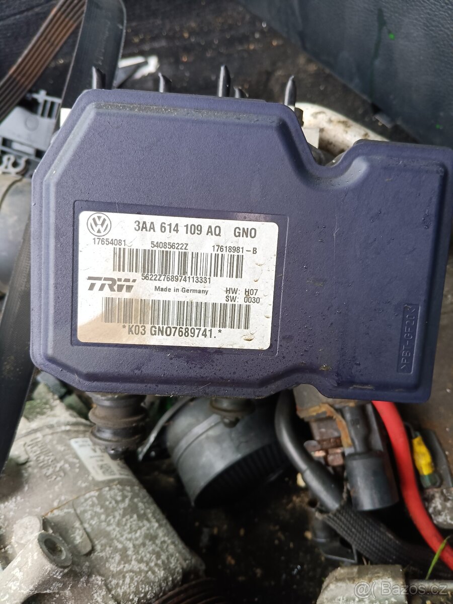 Řídící jednotka ABS vw passat b7 - 4